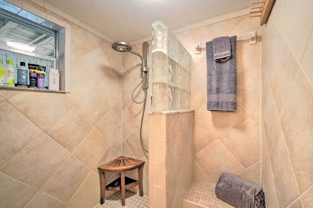 Photo of Bathroom in Citrus Springs