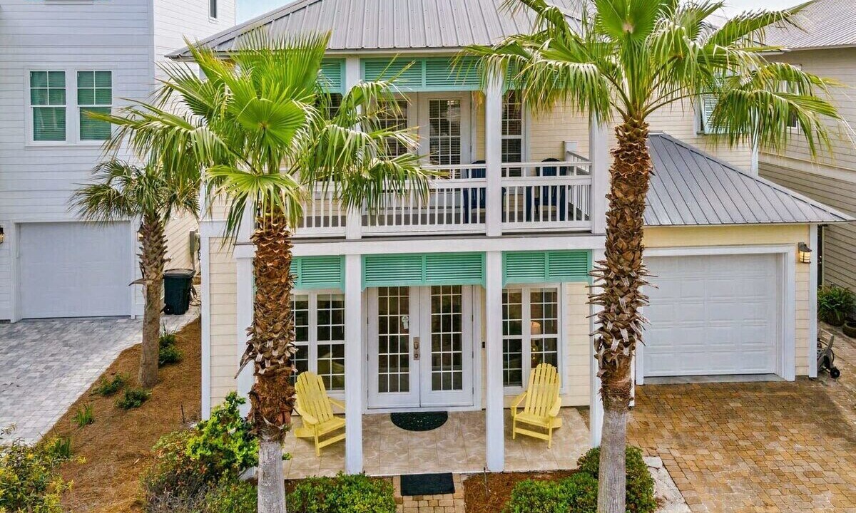 Photo of Outdoor in Emerald Waters Village