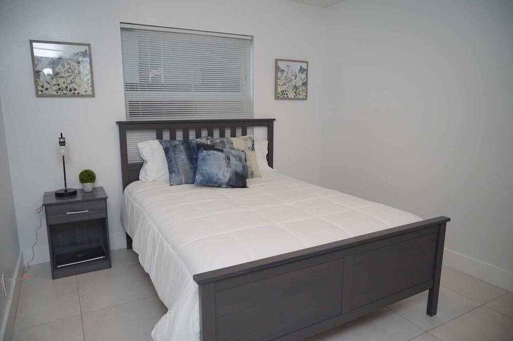 Photo of Bedroom in Deerfield Beach