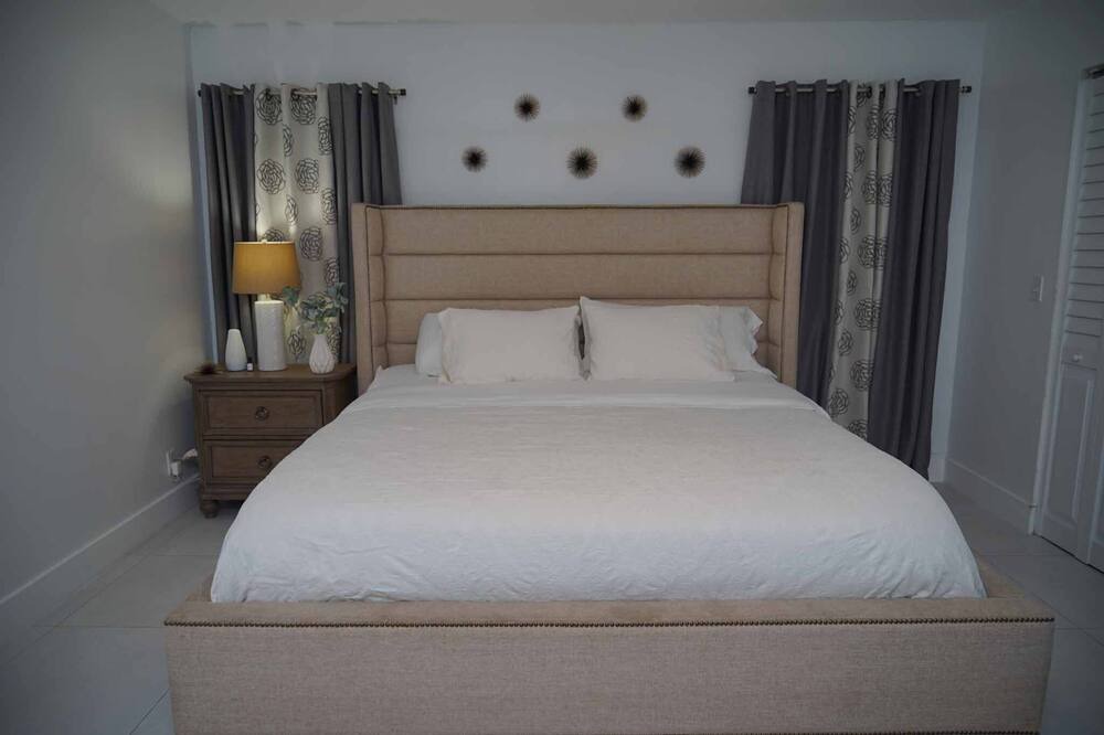 Photo of Bedroom in Deerfield Beach
