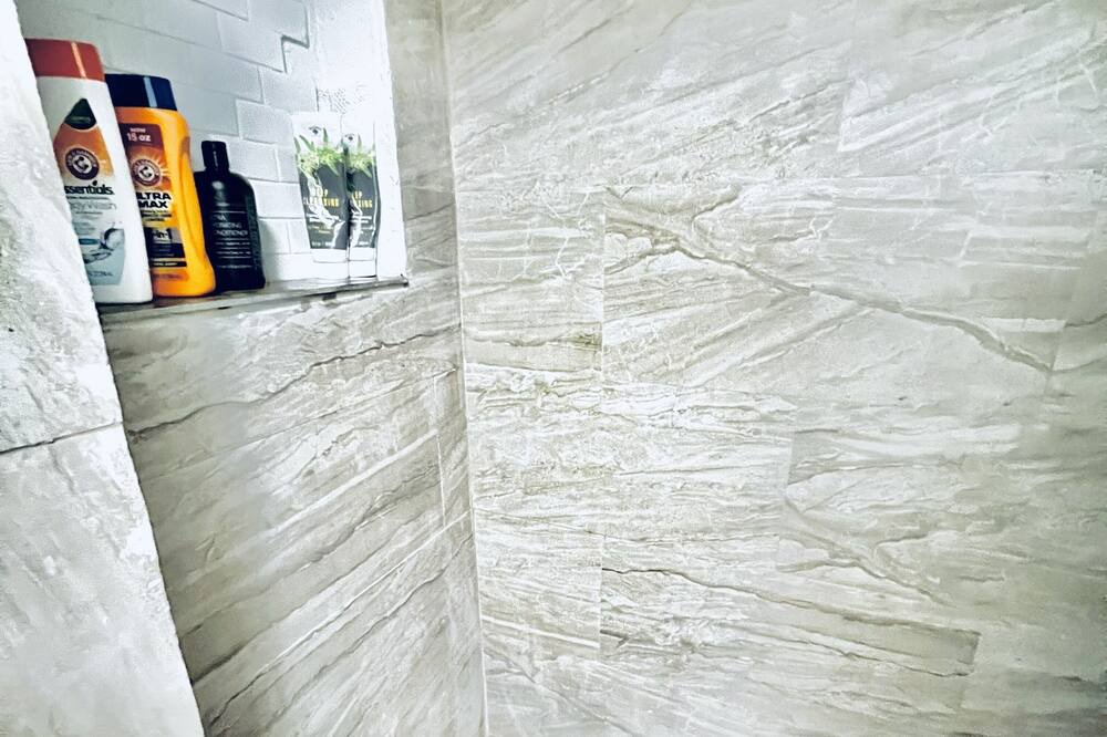 Photo of Bathroom in Winter Garden