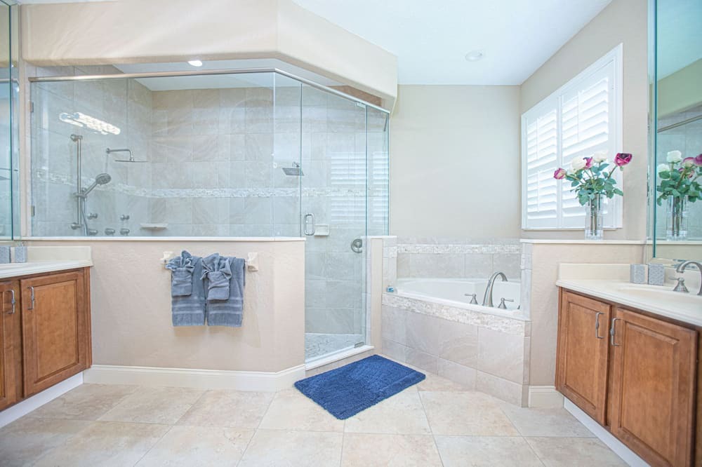 Photo of Bathroom in Wedgefield