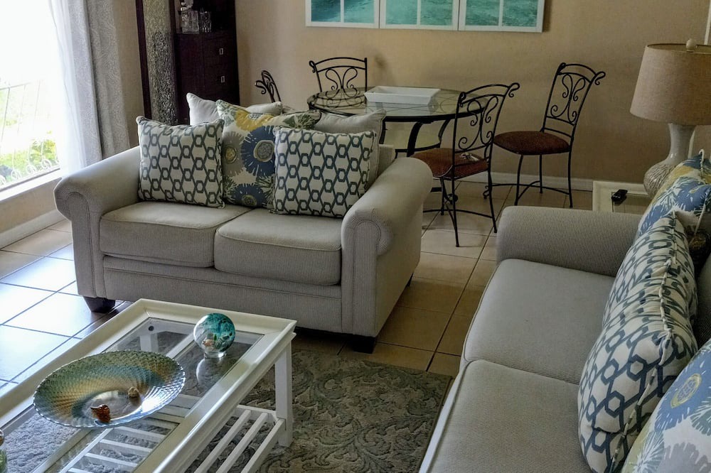 Photo of Livingroom in Disston Heights