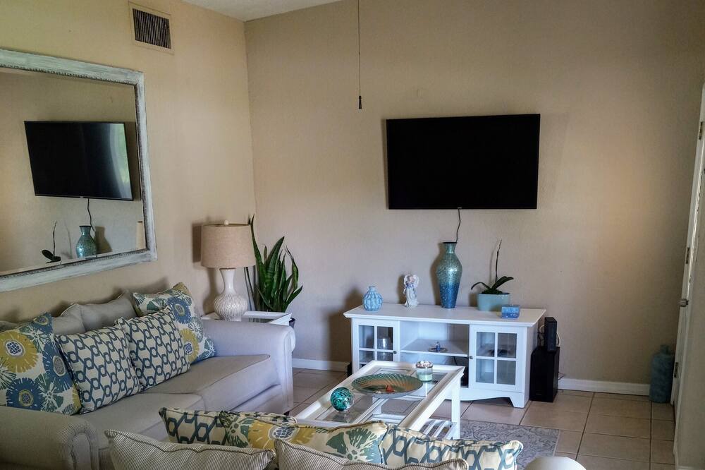 Photo of Livingroom in Disston Heights