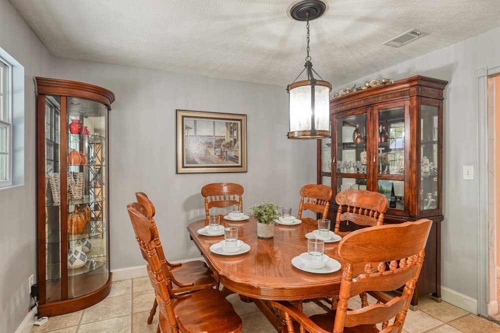 Photo of Bedroom in Palatka