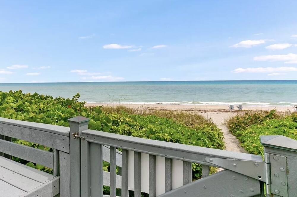 Photo of Outdoor in Juno Beach
