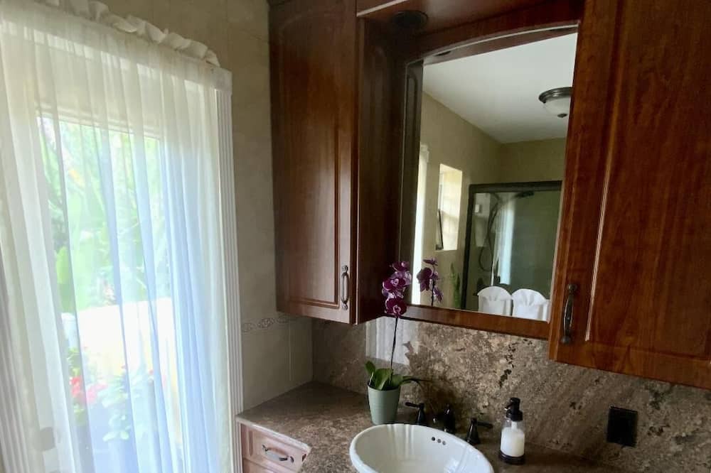 Photo of Bathroom in Coral Springs
