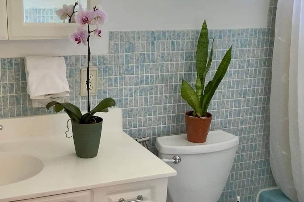 Photo of Bathroom in Coral Springs