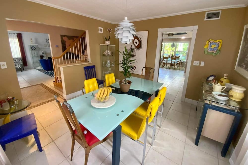 Photo of Bedroom in Coral Springs