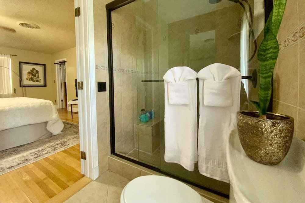 Photo of Bathroom in Coral Springs