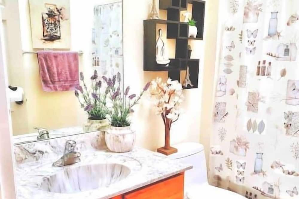 Photo of Bathroom in Alachua