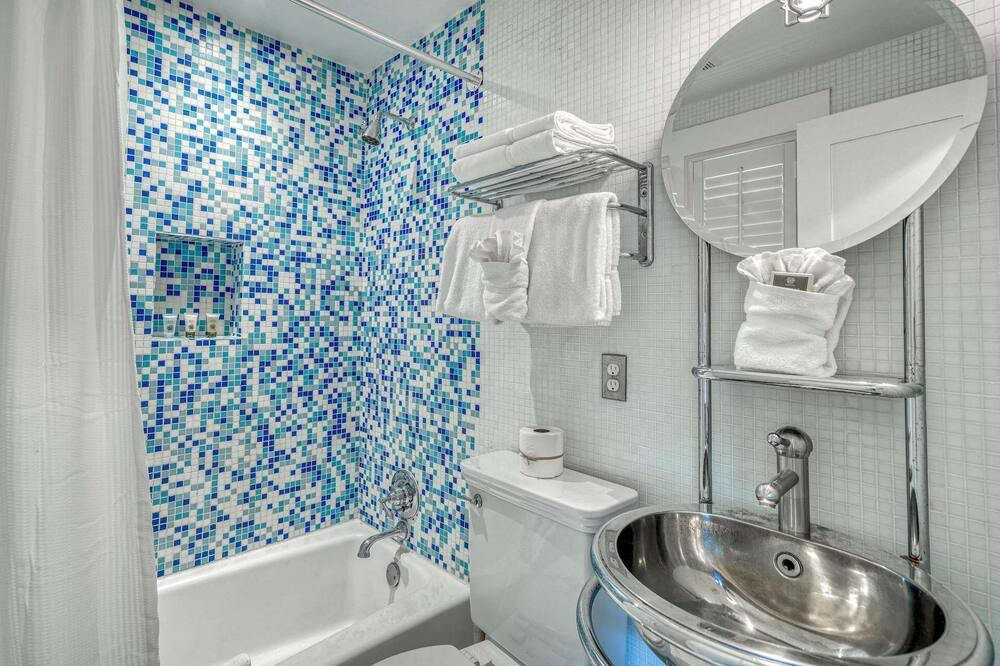 Photo of Bathroom in Seaside
