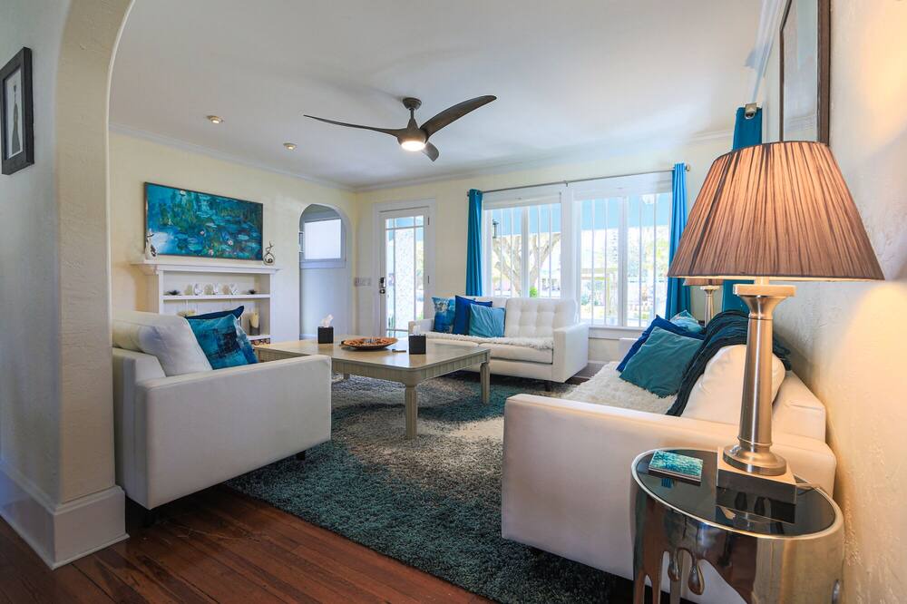 Photo of Livingroom in DeLand