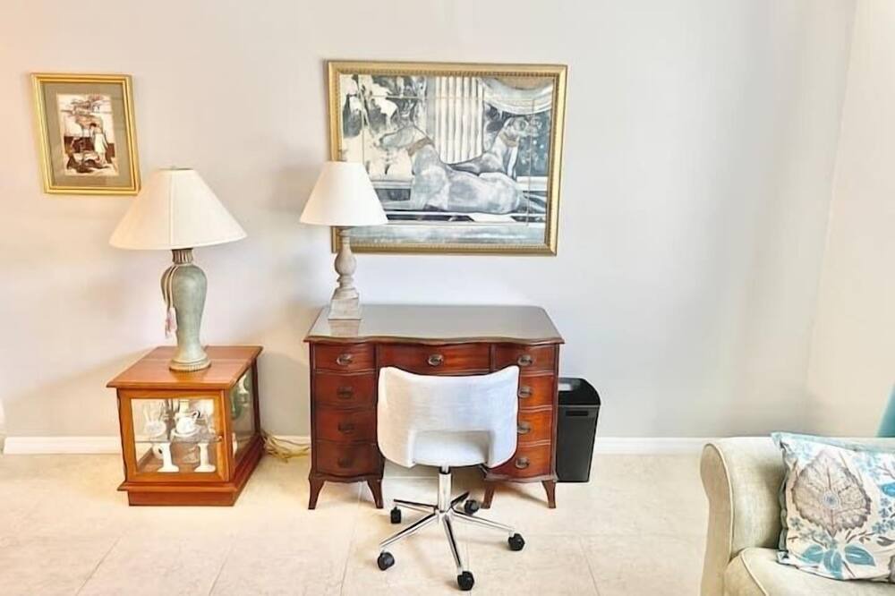 Photo of Bedroom in Park Lake Estates