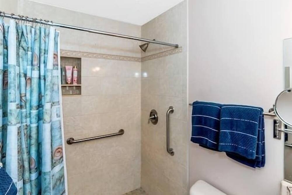Photo of Bedroom in Park Lake Estates