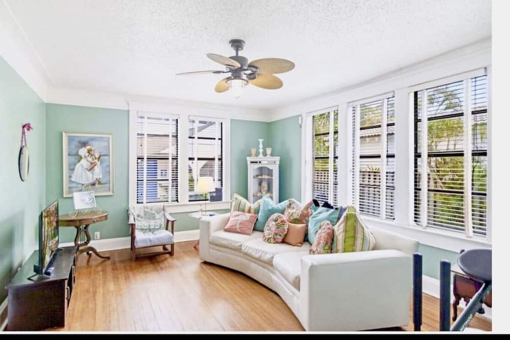 Photo of Livingroom in Providencia Park