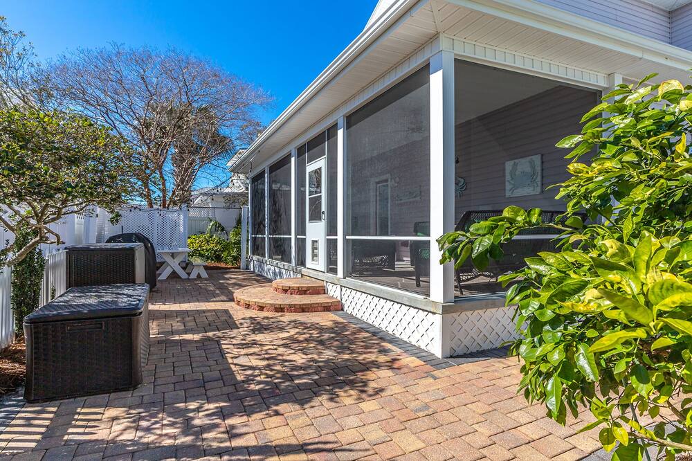 Photo of Patio Balcony in Clipper Cove