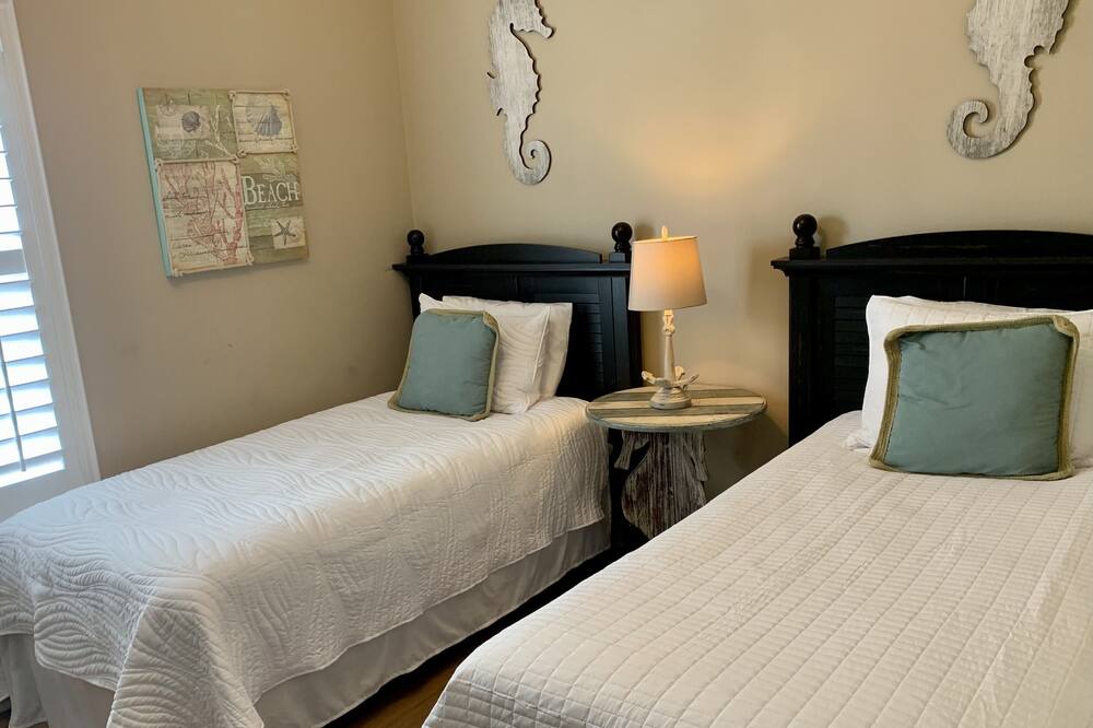 Photo of Bedroom in Clipper Cove