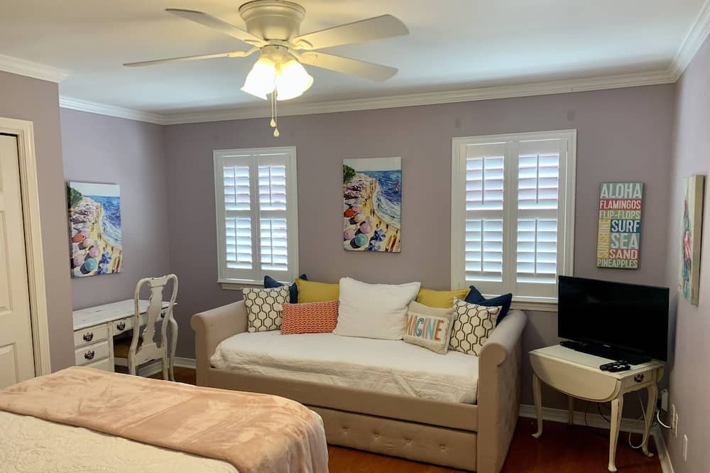 Photo of Bedroom in Clipper Cove