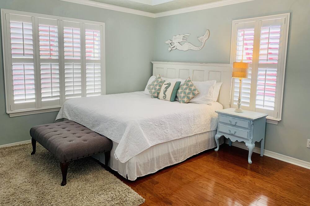 Photo of Bedroom in Clipper Cove