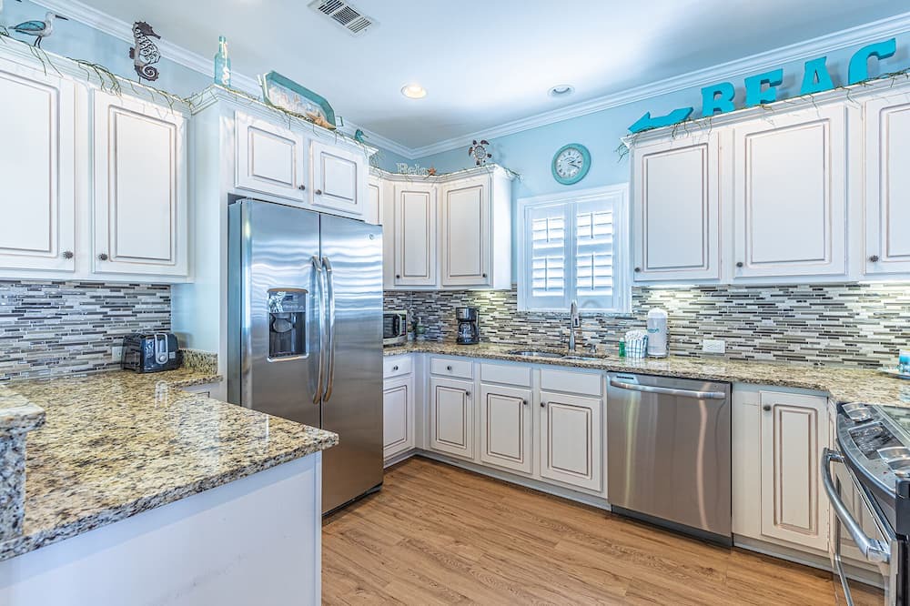 Photo of Kitchen in Clipper Cove