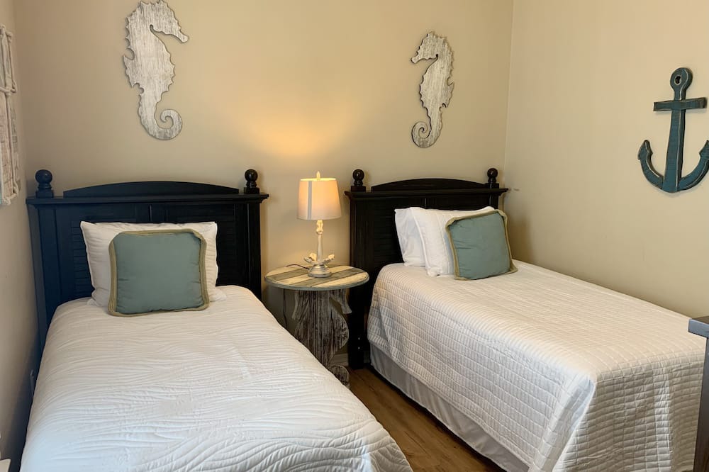 Photo of Bedroom in Clipper Cove