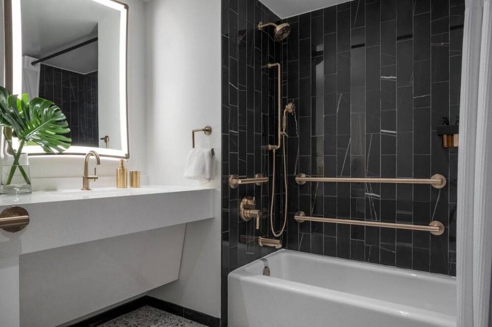 Photo of Bathroom in Hunt Club