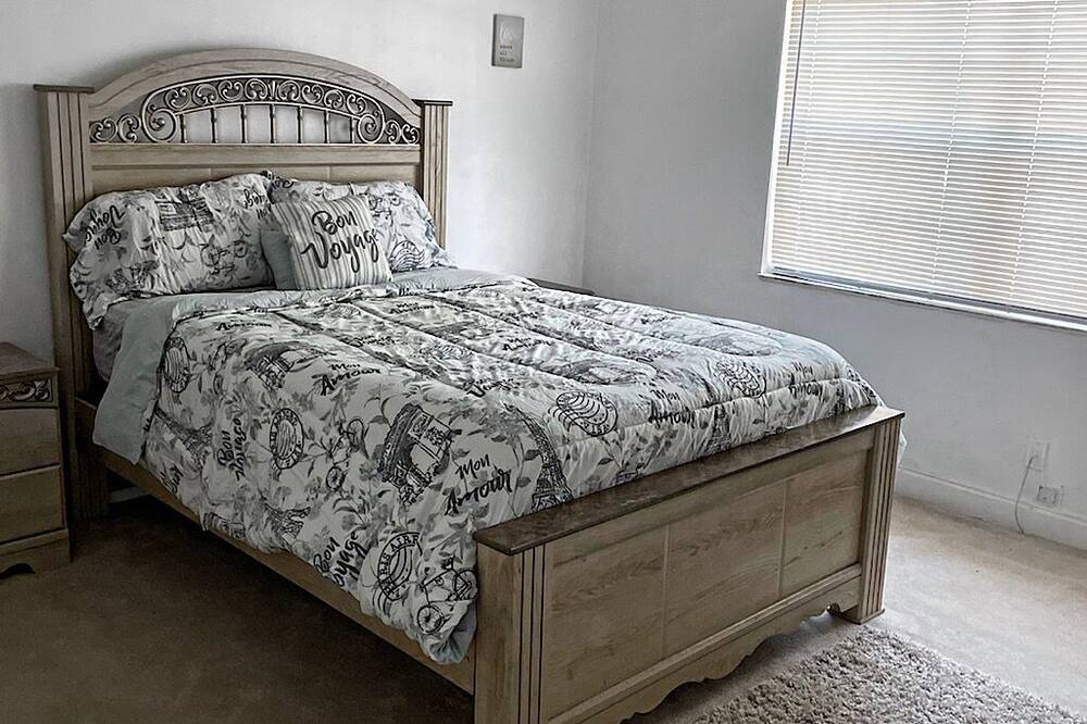 Photo of Bedroom in Coral Springs