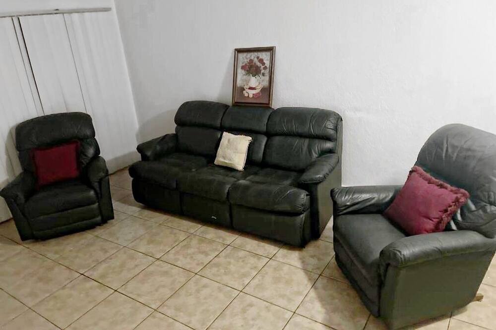 Photo of Livingroom in Coral Springs