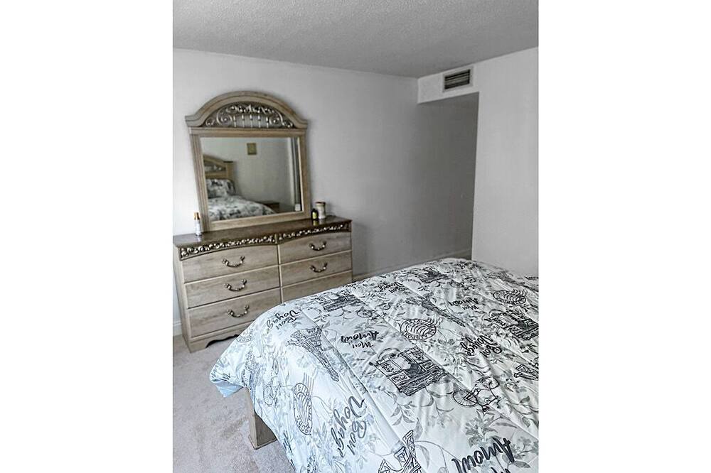 Photo of Bedroom in Coral Springs