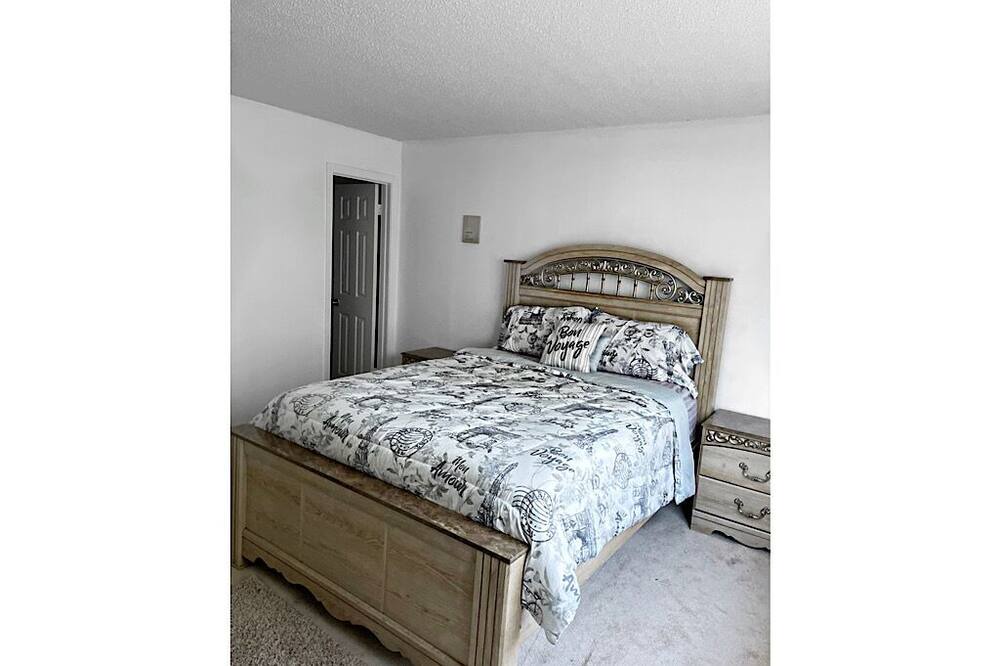 Photo of Bedroom in Coral Springs