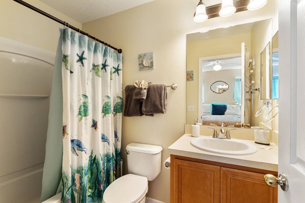 Photo of Bathroom in Crestwynd Bay