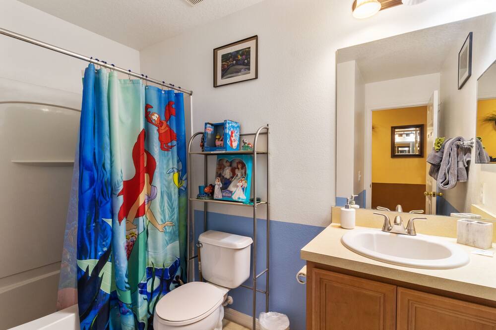 Photo of Bedroom in Crestwynd Bay