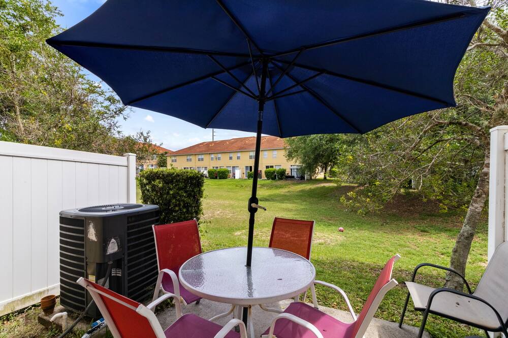 Photo of Patio Balcony in Crestwynd Bay
