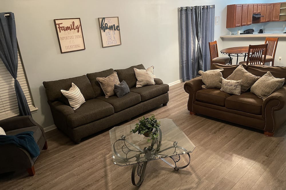 Photo of Livingroom in Northside