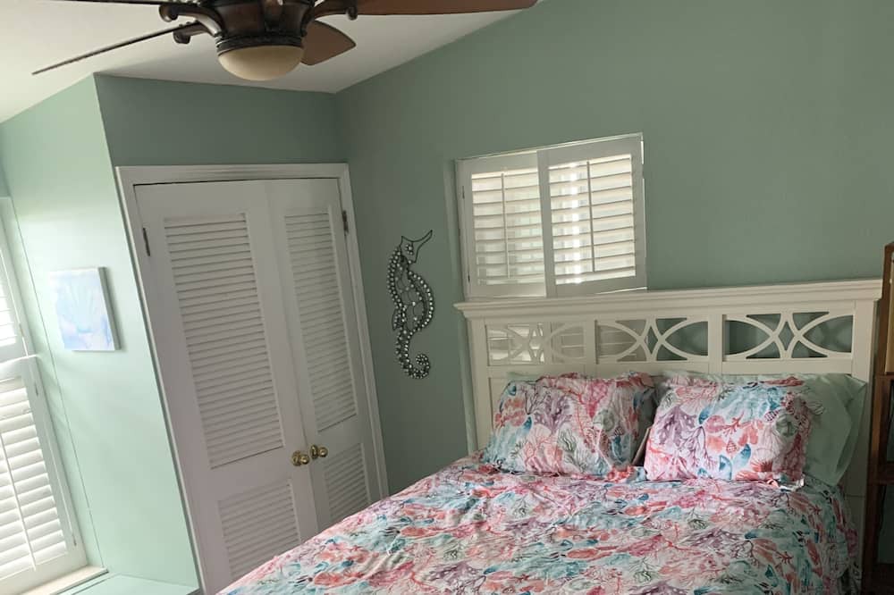 Photo of Bedroom in Geiger Key