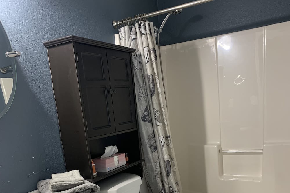 Photo of Bathroom in Geiger Key