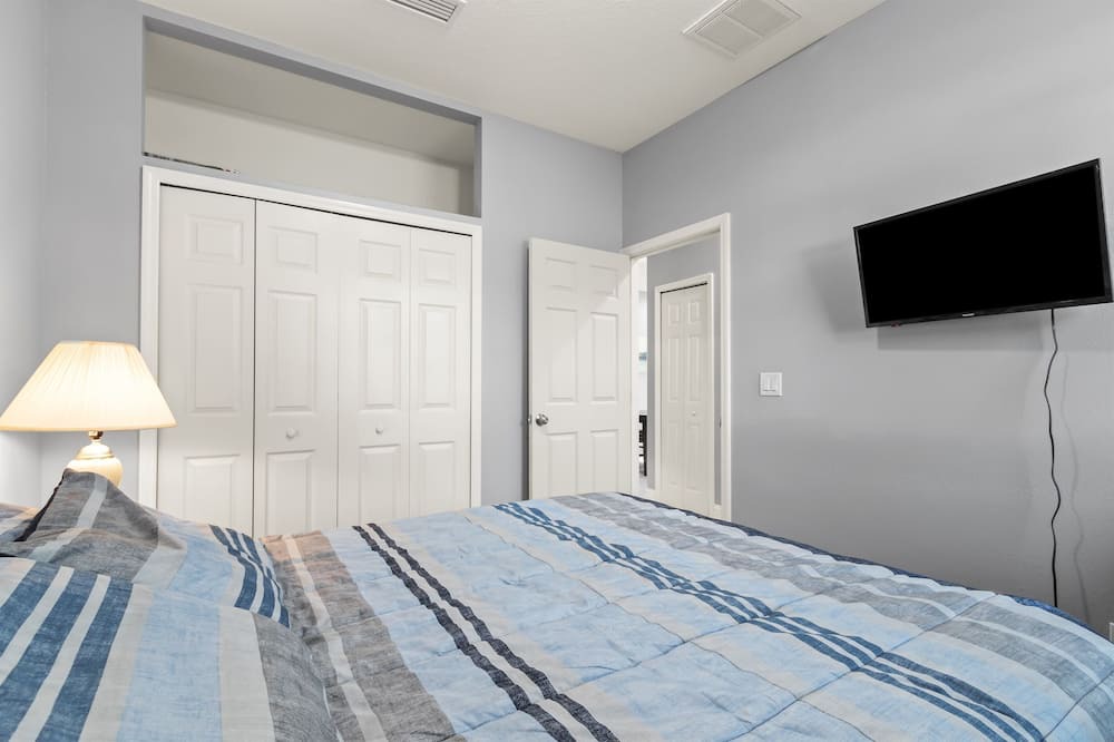 Photo of Bedroom in Clair-Mel City