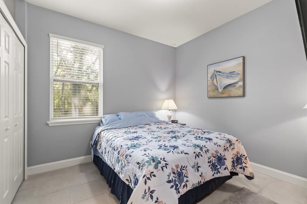 Photo of Bedroom in Clair-Mel City