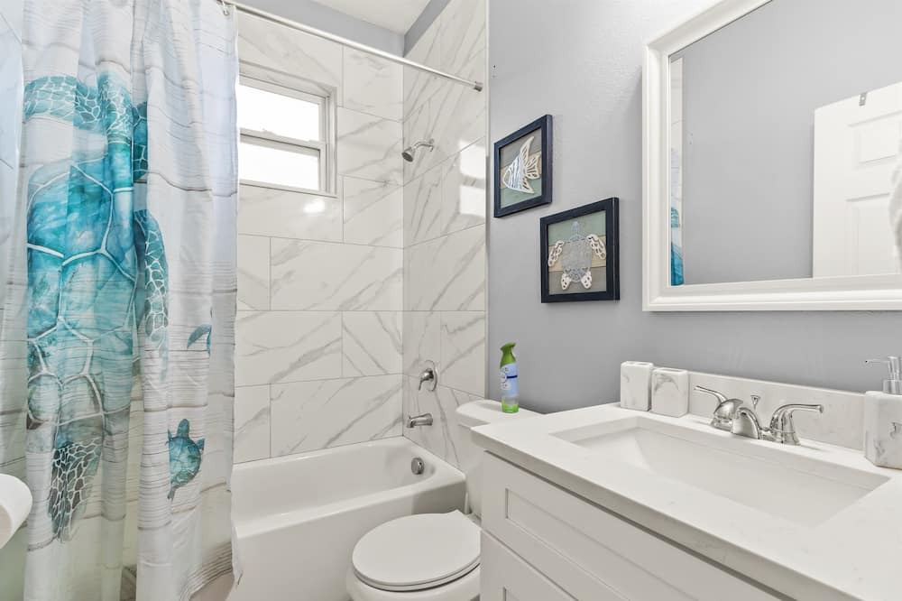 Photo of Bathroom in Clair-Mel City