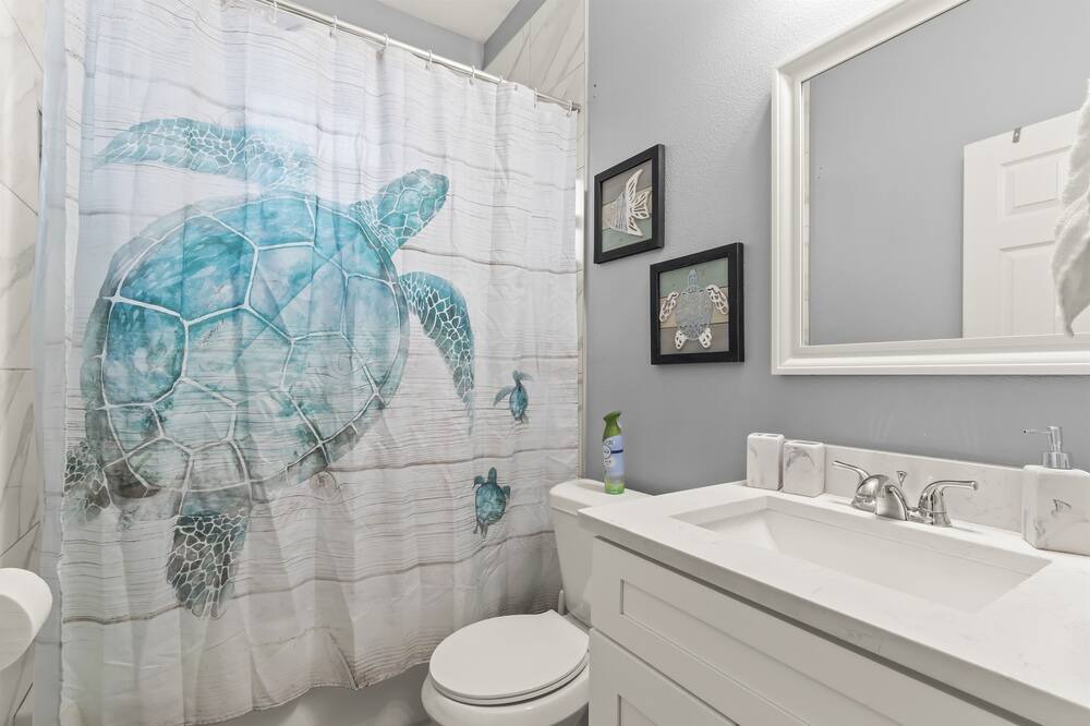 Photo of Bathroom in Clair-Mel City