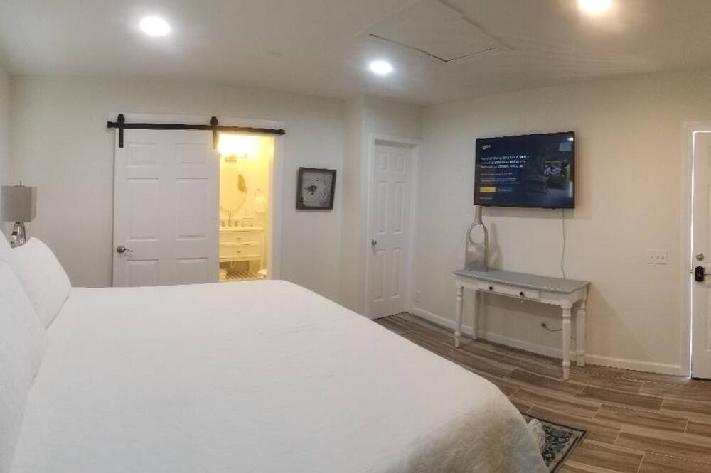 Photo of Bedroom in Clipper Cove