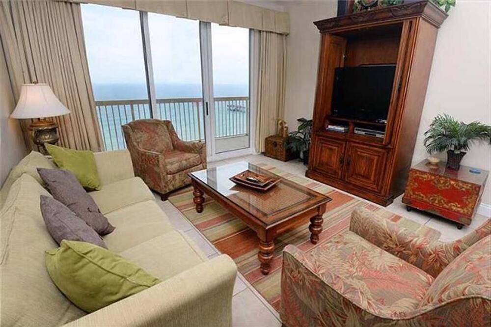 Photo of Livingroom in Bahama Beach