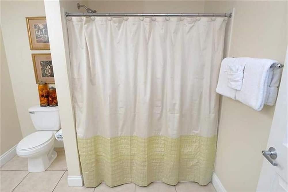 Photo of Bathroom in Bahama Beach