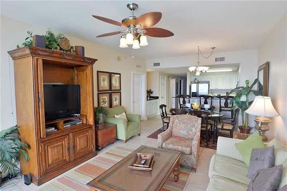 Photo of Livingroom in Bahama Beach