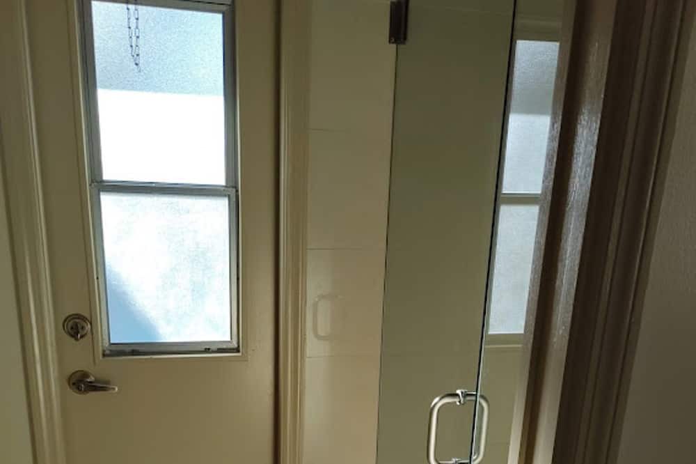 Photo of Bathroom in Cypress Glen