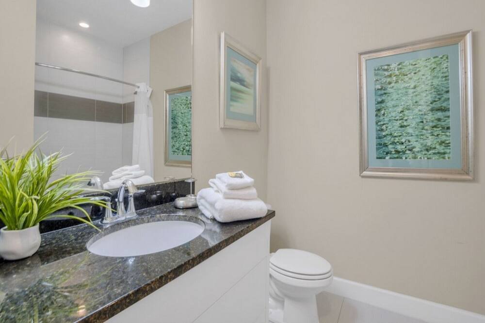 Photo of Bathroom in Silver Creek