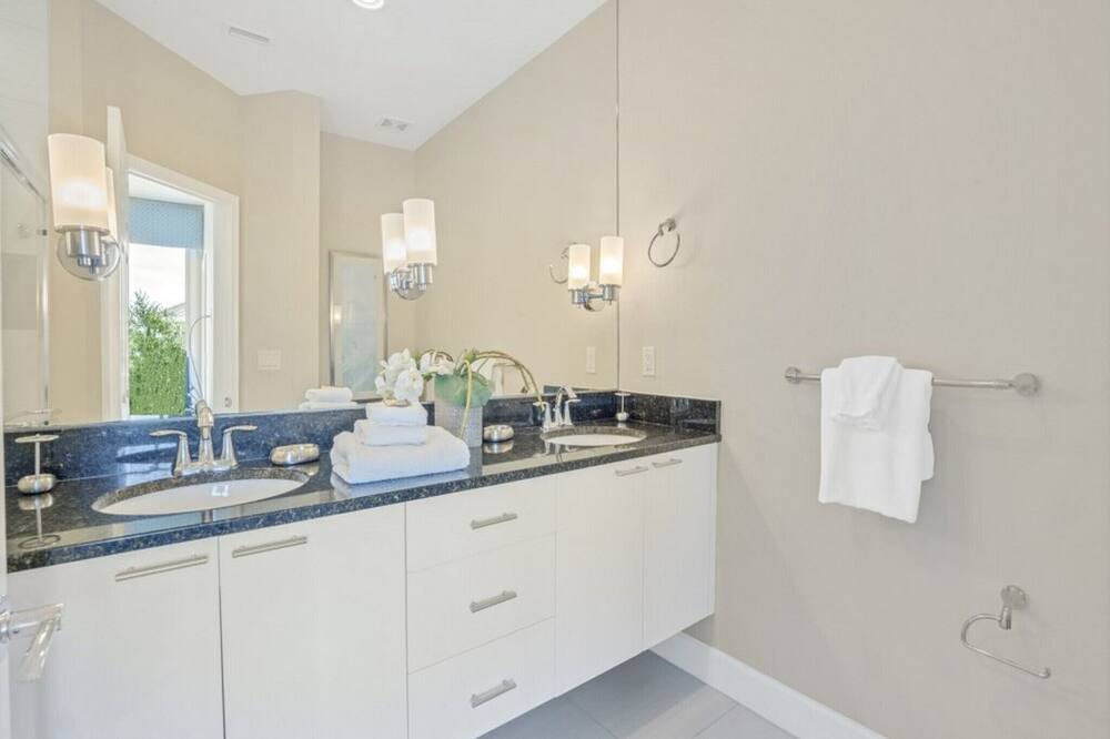 Photo of Bathroom in Silver Creek