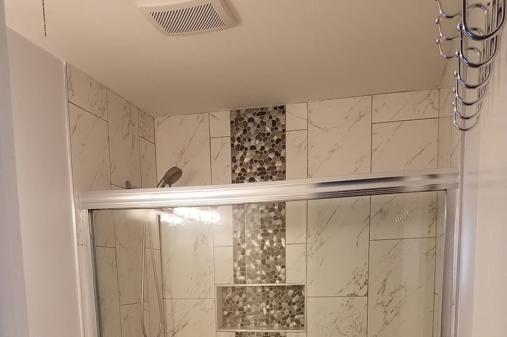 Photo of Bathroom in Gracewood