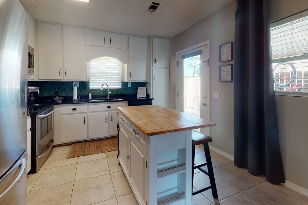 Photo of Kitchen in Kiska Beach